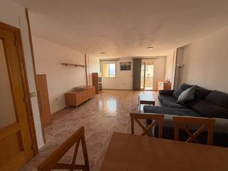 Rent Flat in Poeta ernesto nebot 1. Piso amplio y muy luminoso con ascensor y comunidad incluidos  8