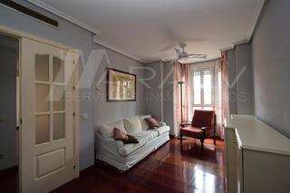 Lloguer Pis  Calle de arturo soria. Vivienda con dos dormitorios y dos baños. se alquila amueblada
