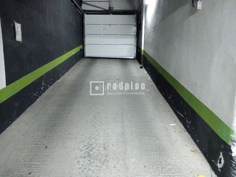 Foto 5bf0f0d7-de30-48ac-baea-da065920bc33. Aparcament cotxe a Adelfas Madrid