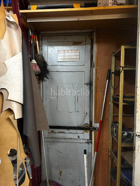 Foto f31e589b-9d5e-4bae-b0cb-ece66a0c5c61. Pas-de-porte local commercial dans Nou Moles Valencia