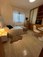 Affitto Chalet in Zona Avenida al Vedat. Habitación en alquiler