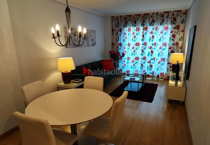 Foto 4f0c5ad6-122e-4563-85ba-f4bf3dd1a01c. Planta baja estupendo piso con gran terraza en Guindalera Madrid