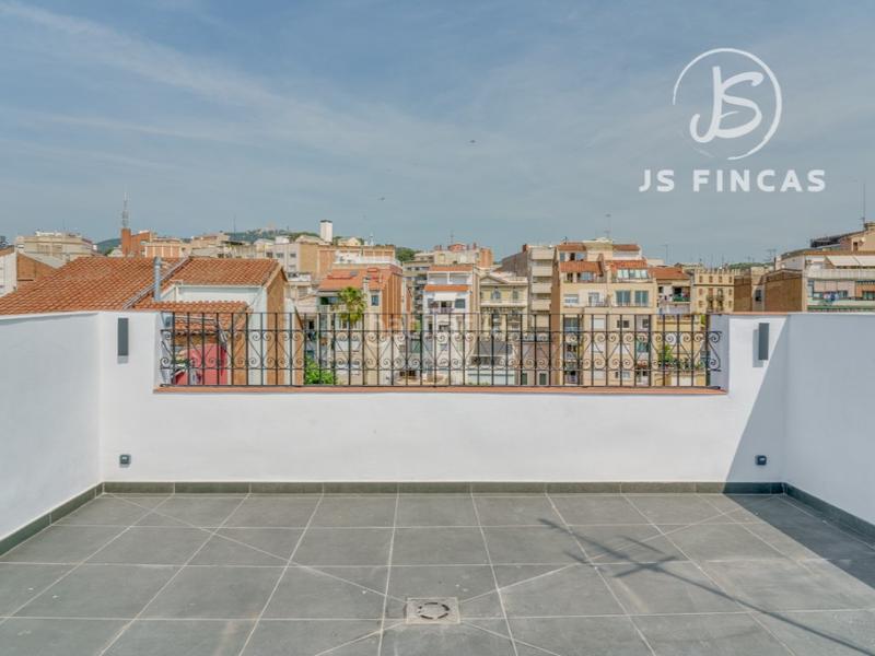 Foto c661b00b-3885-4b63-afda-953fa53bb6e4. Attico in calle francoli 23 in Putget - Farró Barcelona