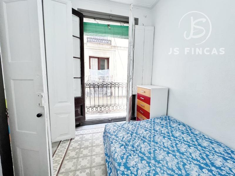 Foto 7a83fbb6-effb-4b12-8307-d2cb29ca5cd9. Alquiler piso en calle escudellers 34 piso 3 habitaciones alquiler en Barcelona