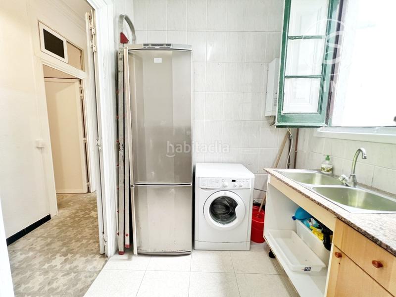 Foto b2eee1f0-e76b-48cf-a503-1c2a0c982263. Alquiler piso en calle escudellers 34 piso 3 habitaciones alquiler en Barcelona