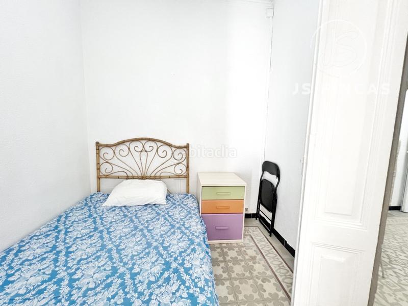 Foto ee42db69-7b39-4239-a869-eb2458acde7f. Alquiler piso en calle escudellers 34 piso 3 habitaciones alquiler en Barcelona