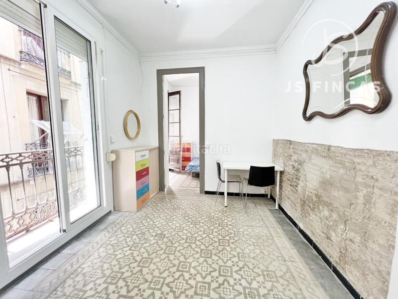 Foto f3217ecf-8411-4562-889e-2976e0fbdf68. Alquiler piso en calle escudellers 34 piso 3 habitaciones alquiler en Barcelona
