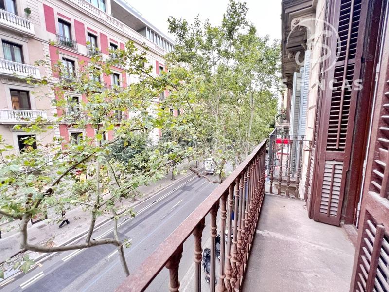 Foto dffbfb77-81b8-4fc1-9e13-7ac6de97f878. Piso en calle mallorca 236 piso 3 habitaciones venta en Barcelona