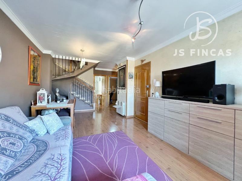 Foto 3b8d7f1b-6884-450c-9f51-59e6cf6a6e02. Duplex dans calle ca n'alòs dans Sant Josep Hospitalet de Llobregat (L´)