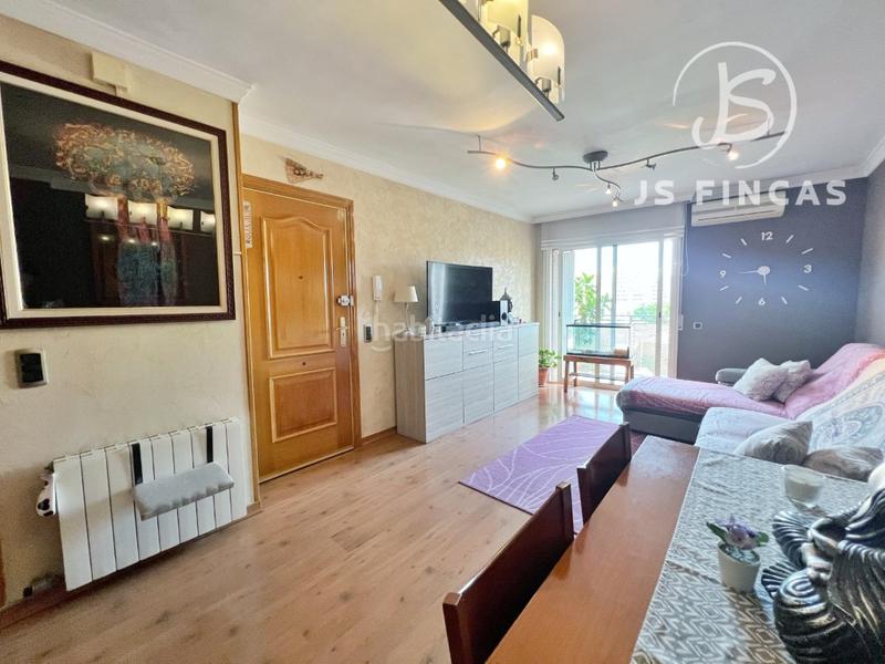 Foto 8177947a-e80a-4727-8e7e-2e3b5f2cd96a. Duplex dans calle ca n'alòs dans Sant Josep Hospitalet de Llobregat (L´)