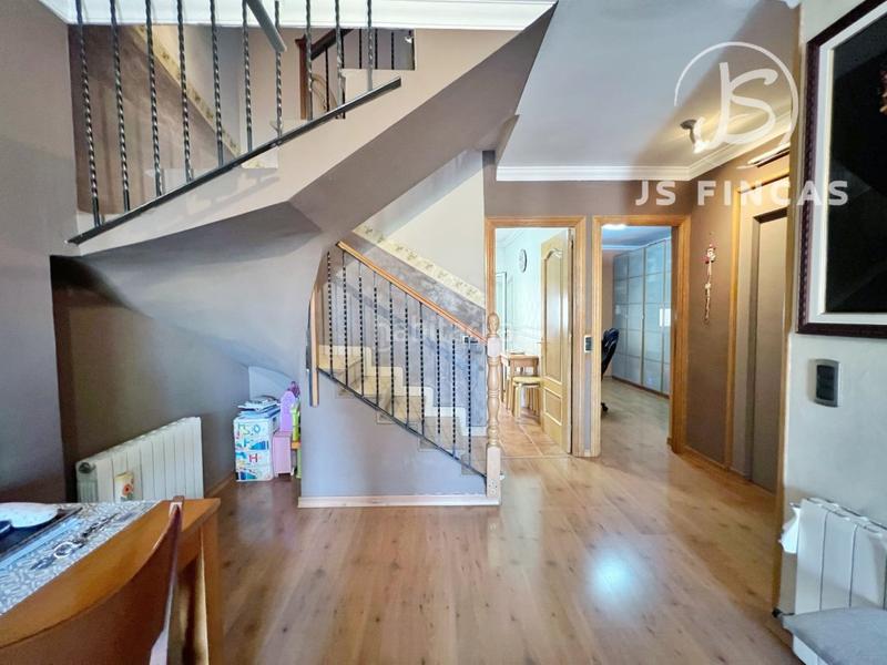 Foto 994dd14b-eb57-41d5-963d-5d7cd6991685. Duplex dans calle ca n'alòs dans Sant Josep Hospitalet de Llobregat (L´)