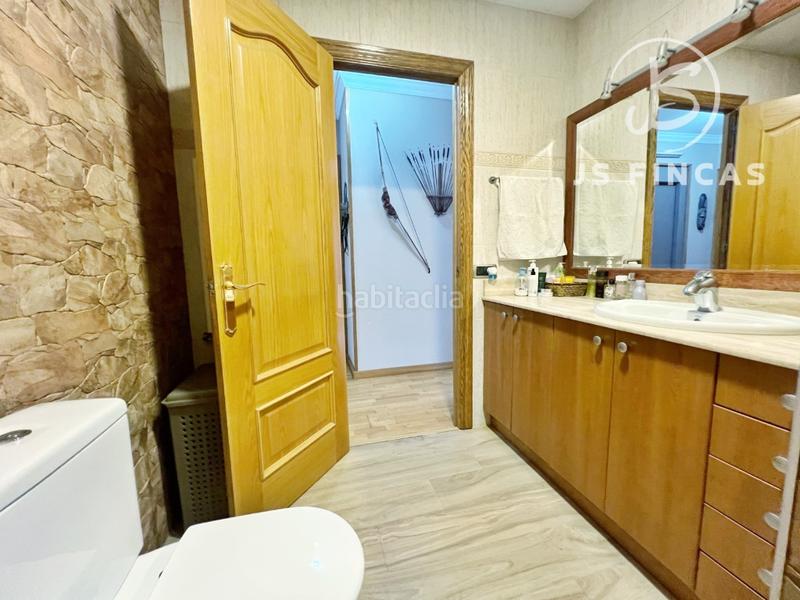 Foto b759f10d-cbd6-42ea-92ff-25960458f1e6. Duplex dans calle ca n'alòs dans Sant Josep Hospitalet de Llobregat (L´)