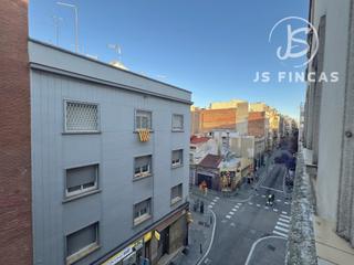 Appartement à Calle llobregat del 54. Piso 4 habitaciones venta lhospitalet de llobregat
