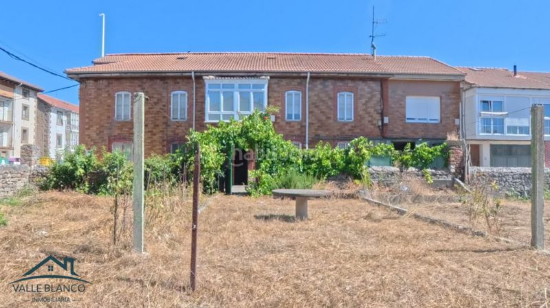 Foto 2c6e3ea7-7b92-4853-92b8-beb7aae3b490. Casa a Campoo de Enmedio