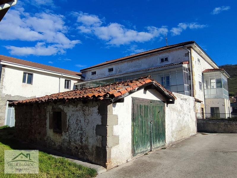 Foto bfd2d7cc-6359-439c-95da-26876810fd28. Casa in Campoo de Enmedio