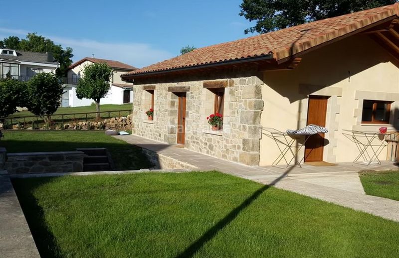 Foto 4d5c10a3-1613-49f0-ac3e-abd3f4518972. Building in Rozas de Valdearroyo (Las)