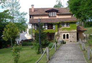 Gebäude in Rozas de Valdearroyo (Las)