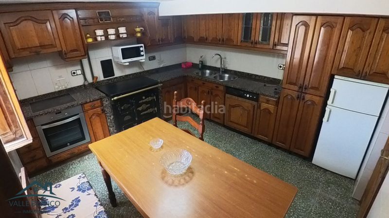 Foto c1eb5444-57b3-4aa6-b3e3-85f83f8775f3. Casa a Valle de Valdebezana