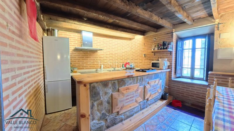 Foto cce02488-e2bc-46ea-929d-467941dd09b5. Casa a Valle de Valdelucio