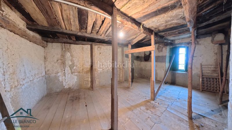 Foto d6d82301-4111-460b-acb9-cd48e677df1d. Casa a Valle de Valdelucio