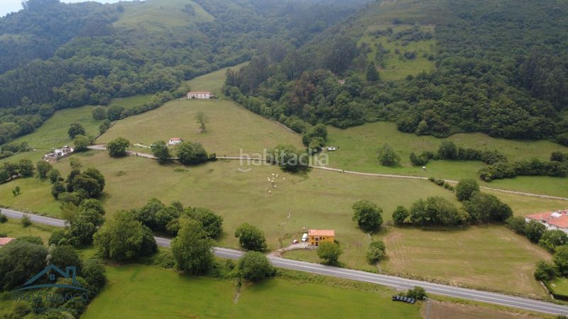 Foto ea55d7c3-8ab1-4ed5-8749-a8a162c5f943. Casa a Corvera de Toranzo