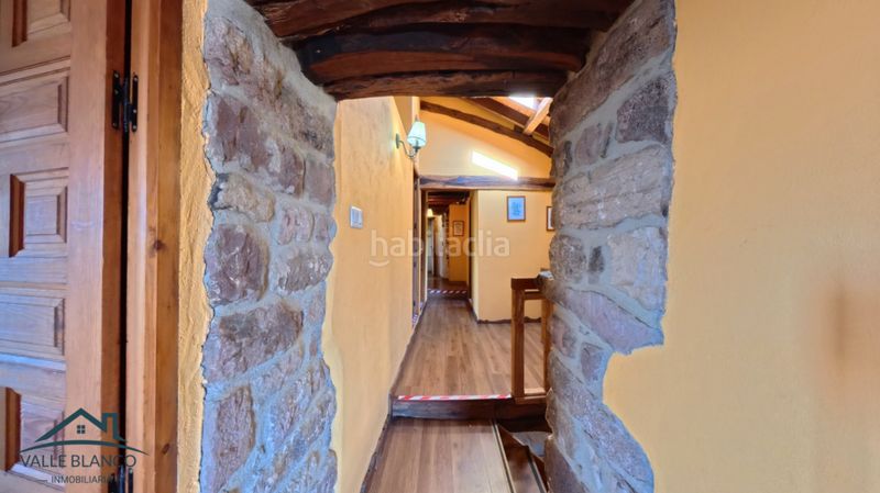 Foto d6c6d8e9-058f-48c5-8779-65eddf91c3eb. Casa a Brañosera