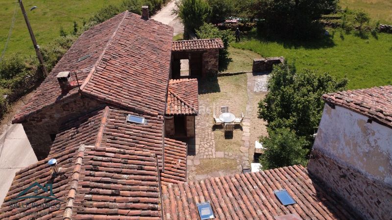 Foto f8af533c-8b1d-49d5-9993-47fd0e495cd3. Casa a Brañosera