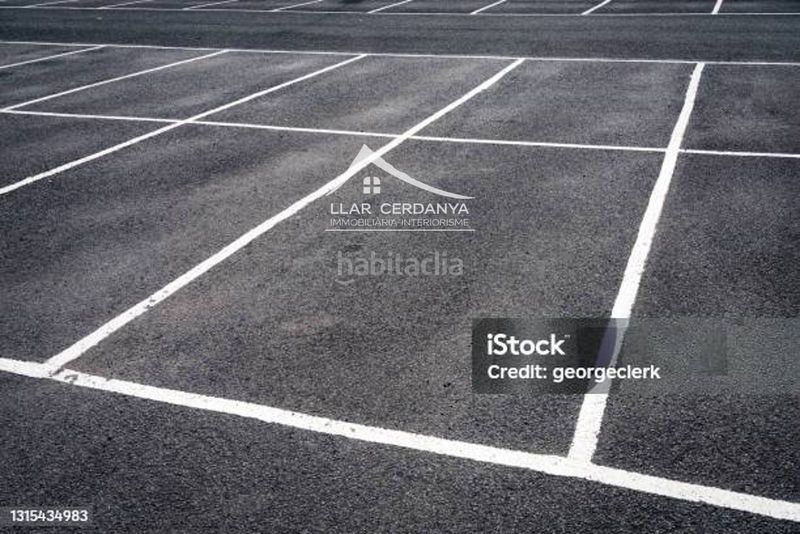 Foto 9ed7c2d9-9e95-4551-9822-1bcb8631e66a. Aparcament cotxe a Población de Arroyo