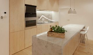 Flat  Nuno sans. Piso dos habitaciones en planta primera con vista a la plaza y a