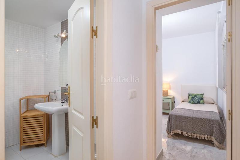 Foto 9239ce72-0ef6-4ec0-98b9-0044bba9156d. Location rez-de-chaussée dans urbanización la reserva 4 dans Marbella