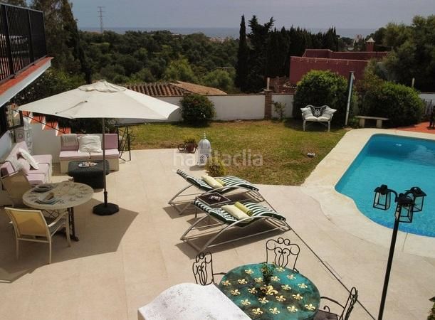 Foto e5b849eb-95ab-4ea0-b8e3-eb948a16b8f7. Xalet amb xemeneia aparcament piscina a Mijas pueblo Mijas