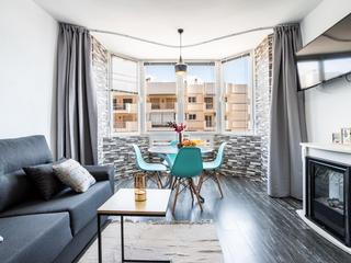 Studio  Calle martínez catena. Estudio con vistas al mar y licencia turística en el centro de f