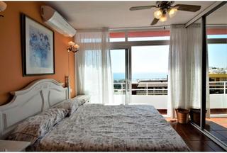 Studio  Calle río darro. Estudio con vistas al mar, piscina y orientación sur en torremol