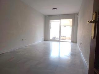 Pis  Avenida de las salinas. Amplio piso de 3 dormitorios con gran terraza y piscina en los b