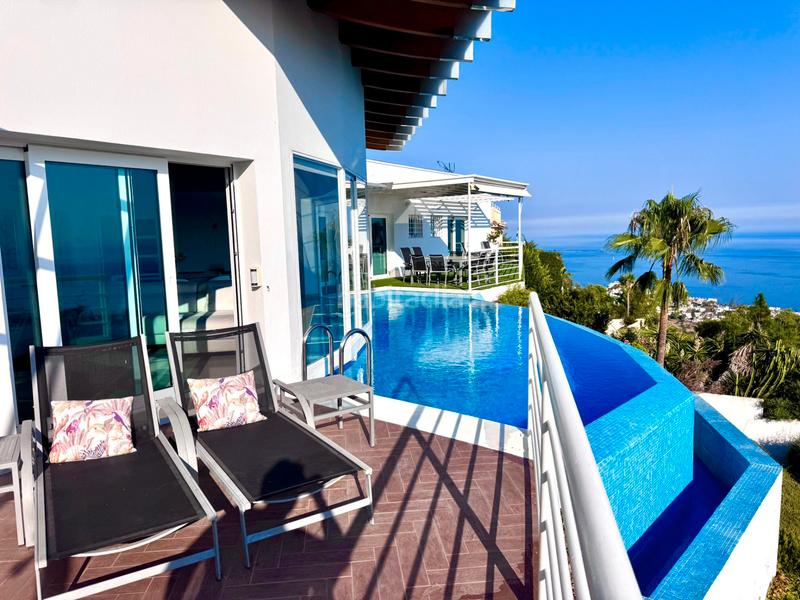 Foto 6b51fdd7-459d-4b18-bfd8-28963868ecd5. Chalet con riscaldamento parcheggio piscina in Los Nadales - Tio Charles Benalmádena