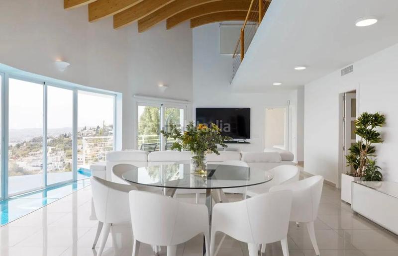 Foto 90a807db-6bdb-483c-8cc6-90f0ff1e9125. Chalet con riscaldamento parcheggio piscina in Los Nadales - Tio Charles Benalmádena