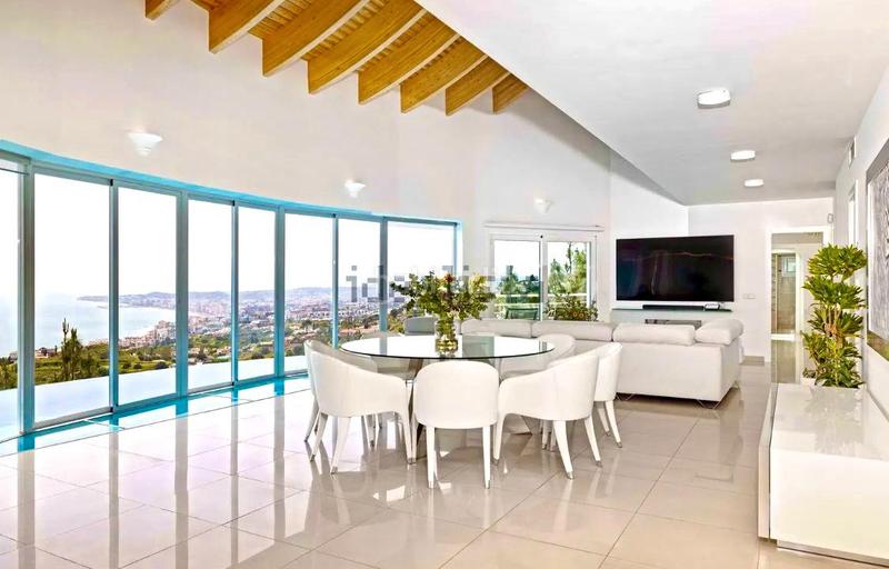 Foto f435863e-efa1-4173-8050-3cf0d35b959b. Chalet con riscaldamento parcheggio piscina in Los Nadales - Tio Charles Benalmádena