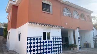 Chalet  Calle antequera. Gran chalet con apartamento independiente y piscina en alhaurín