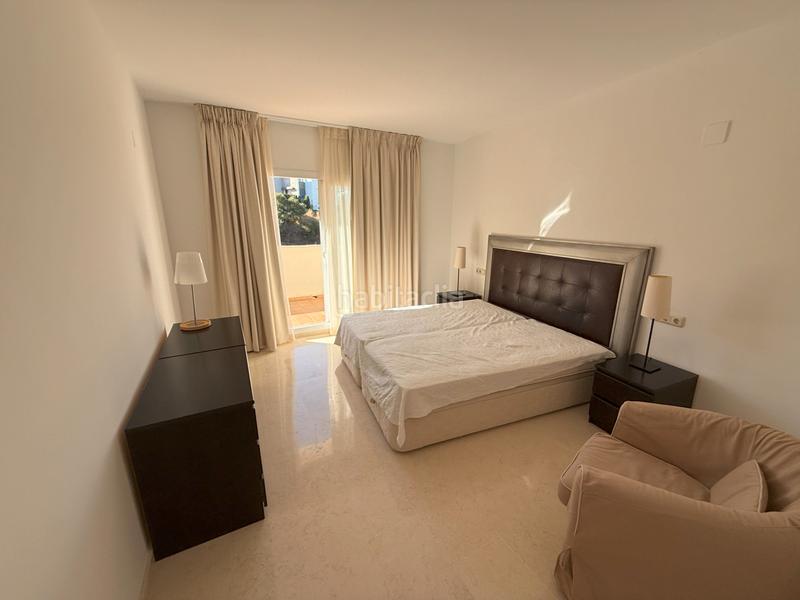 Foto a85f3134-6df5-44c1-9807-7e59372f0f32. Etagenwohnung mit parking pool in Elviria Marbella