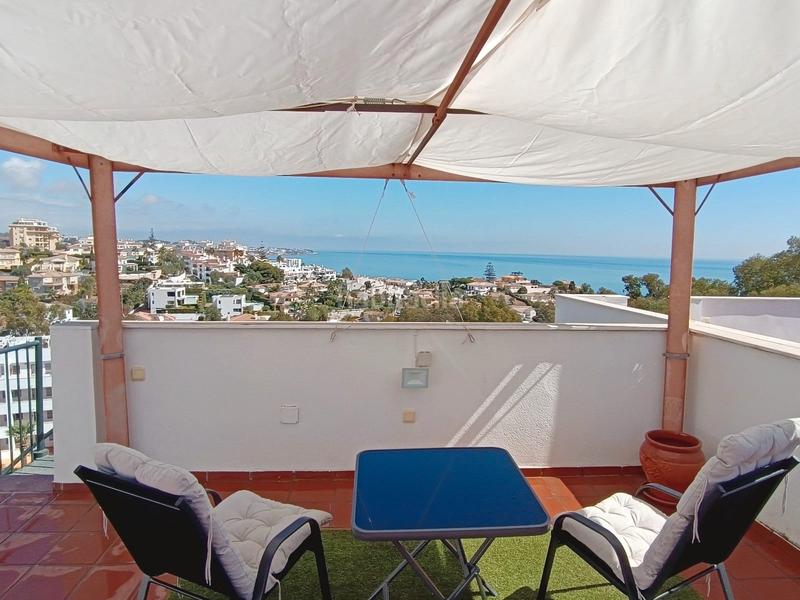 Foto 1d36a387-c3d8-4d22-ab83-ff8780bda4bc. Penthouse with parking pool in Las Flores Mijas