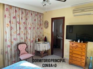 Xalet  Calle monet. Amplio chalet pareado de 4 dormitorios con buhardilla y garaje e