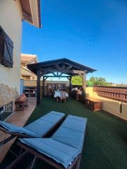 Chalet  Calle andrés segovia. Espaciosa casa familiar de 5 dormitorios y 3 plantas en alhaurín