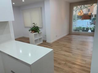 Rez-de-chaussée  Calle rodrigo de triana. Piso de lujo (120 m² útiles) con entrada independiente, garaje y