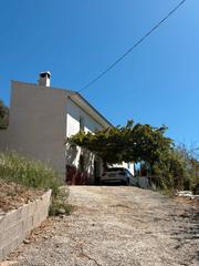 Mas à Guaro. Finca rústica de 2 hectáreas con olivos y aguacates en monda.