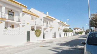 Xalet  Calle enebro. Exclusivo chalet pareado en el corazón de san pedro, marbella