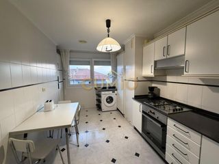 Miete Etagenwohnung  Rua fenales
