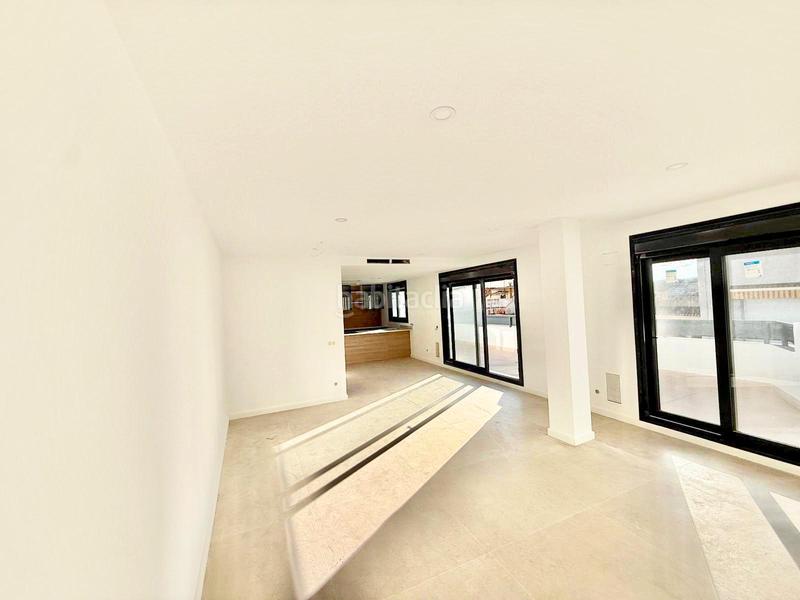 Foto cc8dc15e-83f1-49b9-a35c-4c4cc16d3b2f. Casa adossada amb aparcament a Mont Ferrant-Joan Carles I Blanes