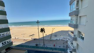 Rent Apartment in Paseo Marítimo - San José - La Laguna. Se alquila por temporada de septiembre a junio magnifio apartame