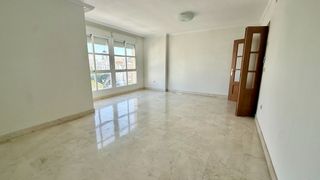 Rent Flat in Asdrúbal - Bahía Blanca. Piso en alquiler por larga duración en inmejorable zona de varel