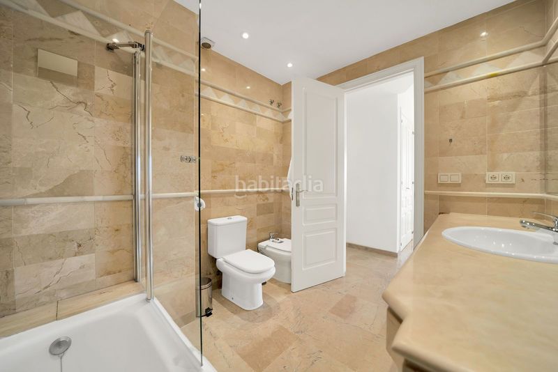 Foto 65a084df-dee3-418c-a06f-5752f84845c9. Flat with parking pool in Santa María Marbella
